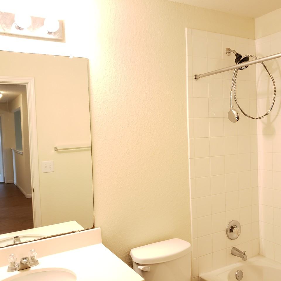 503 Luna Vista Dr #1 - Photo 6 of 9