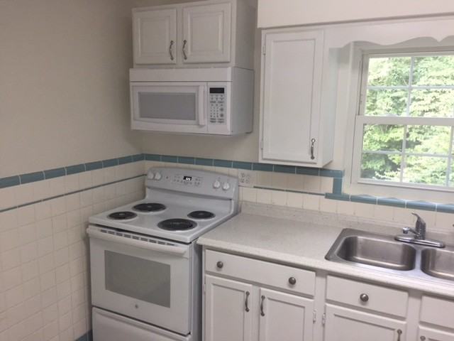 54 Woodlawn Ave #2 - Photo 3 of 22