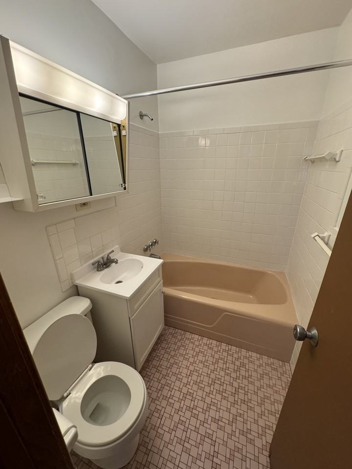 1634 Eustis St #16 - Photo 4 of 8