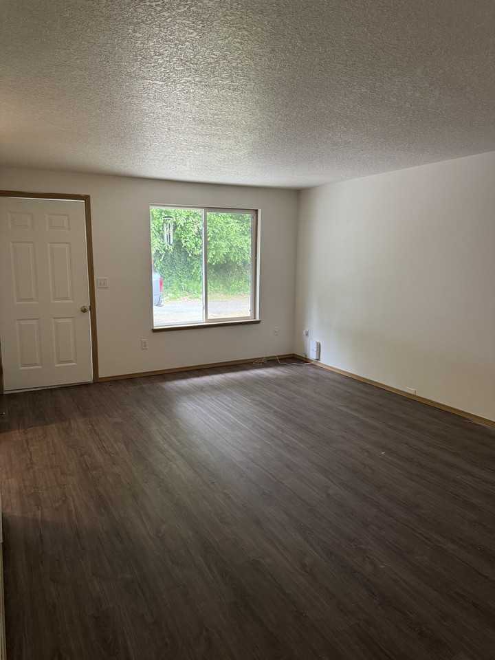418 Ne 5th St #1 - Photo 6 of 12
