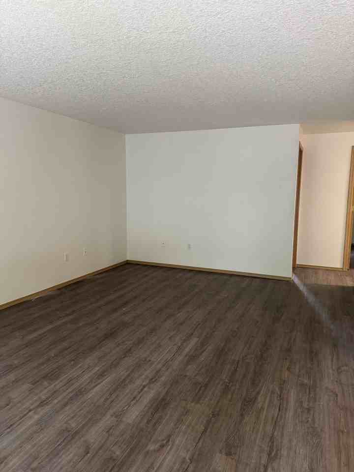 418 Ne 5th St #1 - Photo 7 of 12