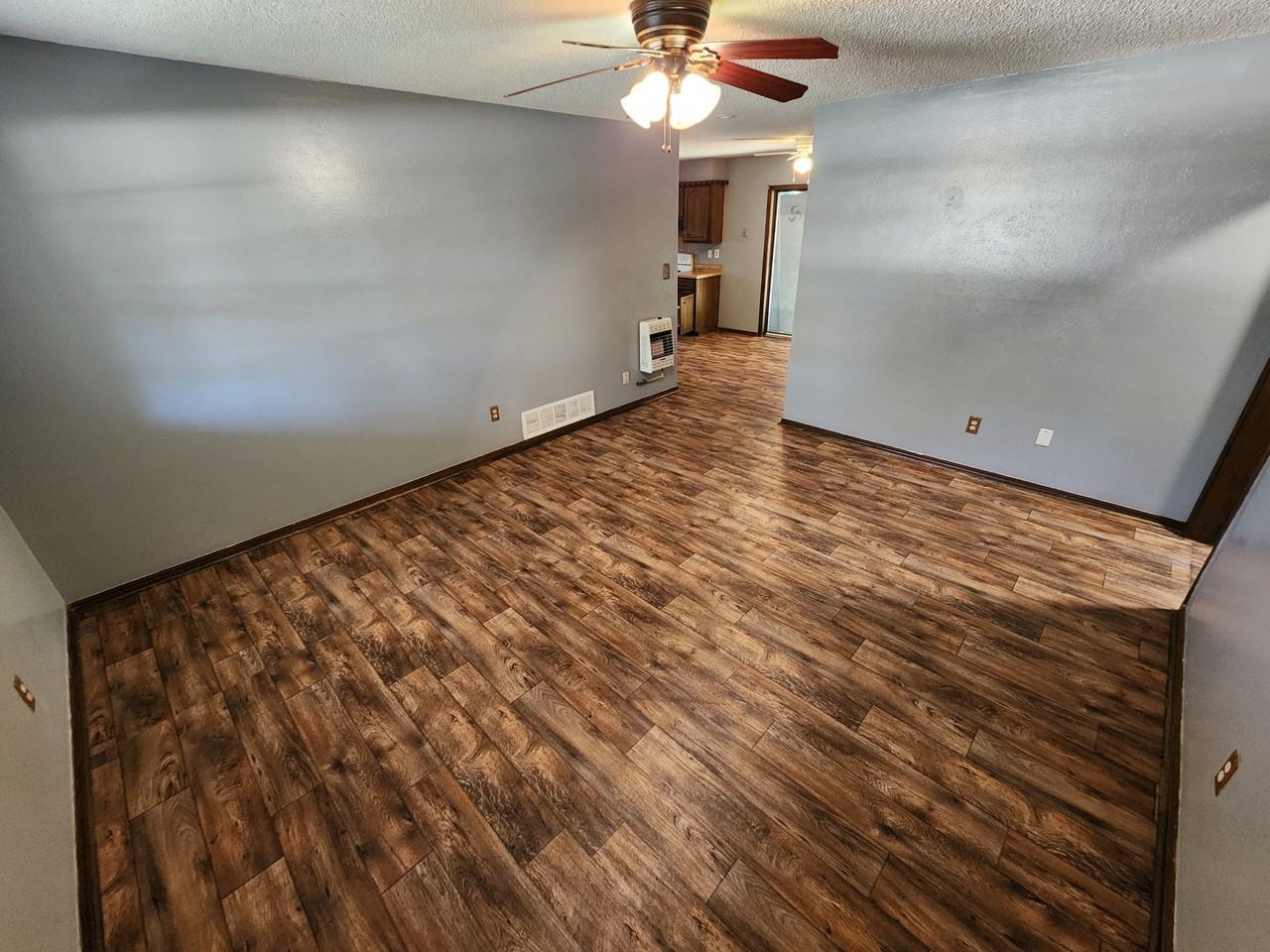 924 Crestview St #1 - Photo 2 of 17