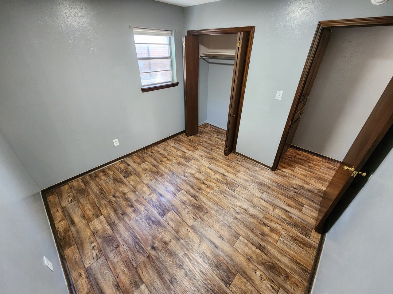 924 Crestview St #1 - Photo 6 of 17