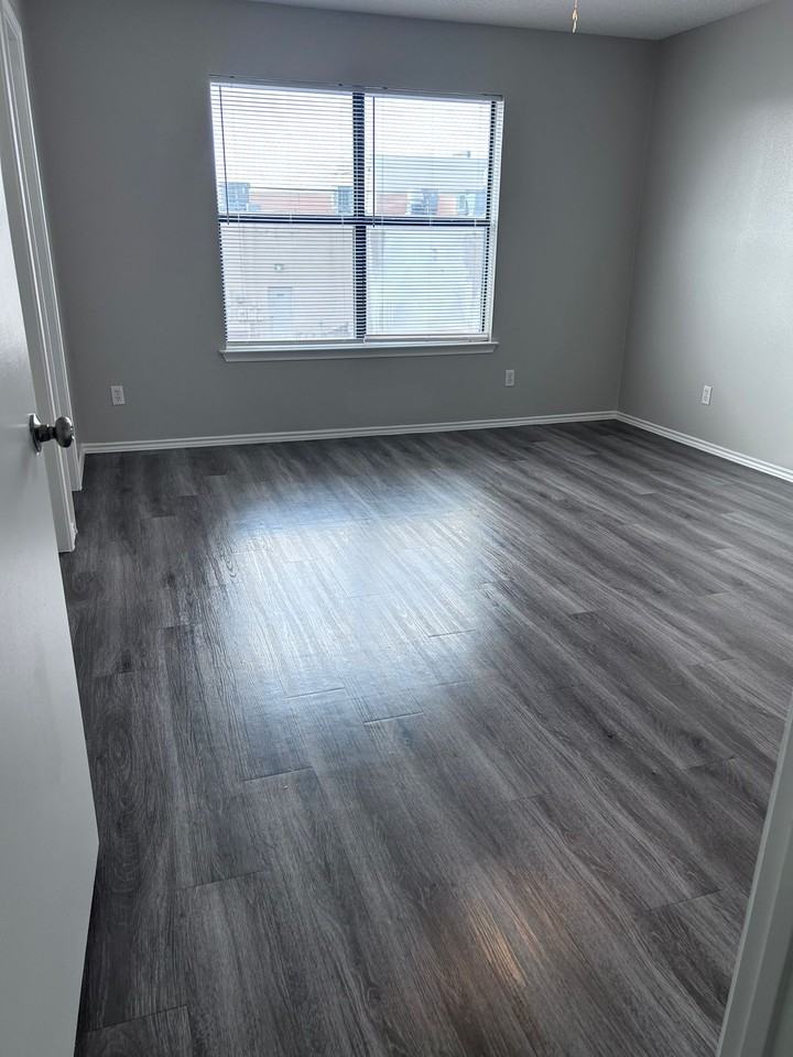 1604 W Mcintyre St #1604-07 - Photo 6 of 9