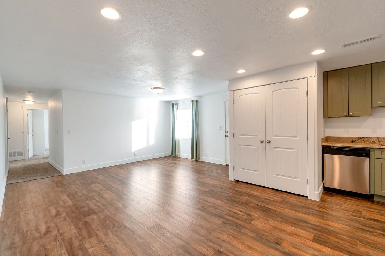 1655 South Longview RoadUnit 1 #1 - Photo 4 of 15
