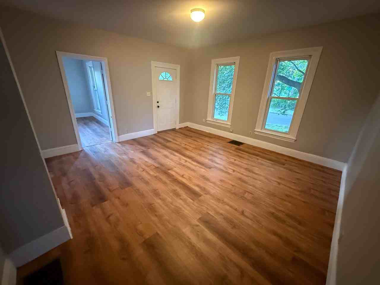 455 Spicer St #1 - Photo 4 of 10