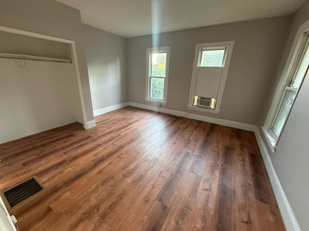 455 Spicer St #1 - Photo 5 of 10