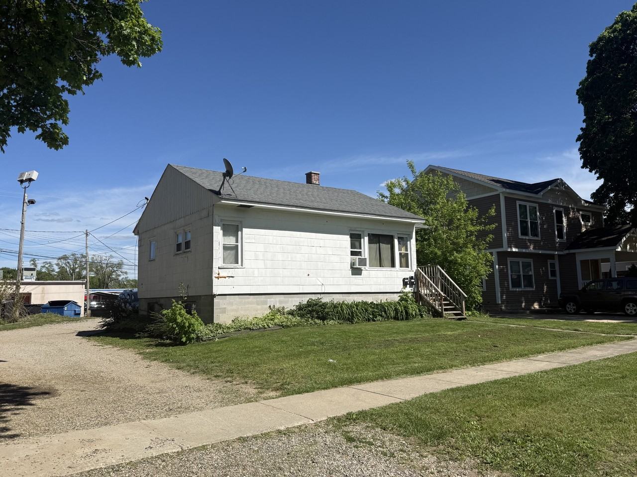 1029 S Arnold St #A - Photo 2 of 4