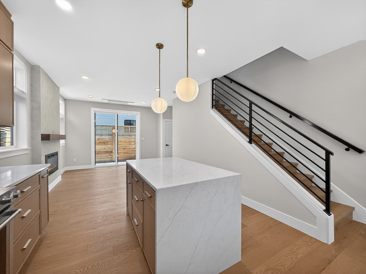 5237 37th Ave Ne #B - Photo 4 of 24