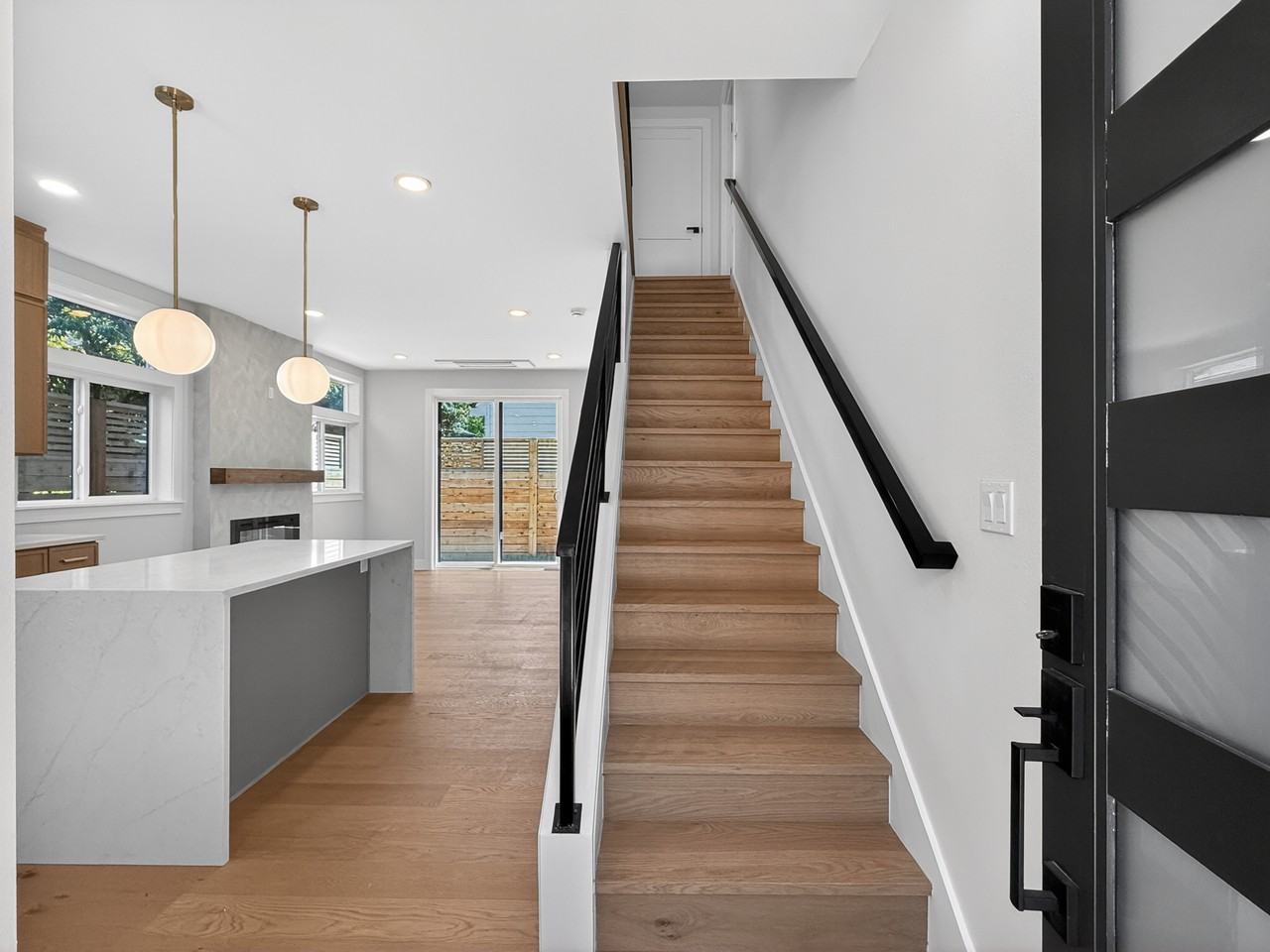 5237 37th Ave Ne #B - Photo 5 of 24