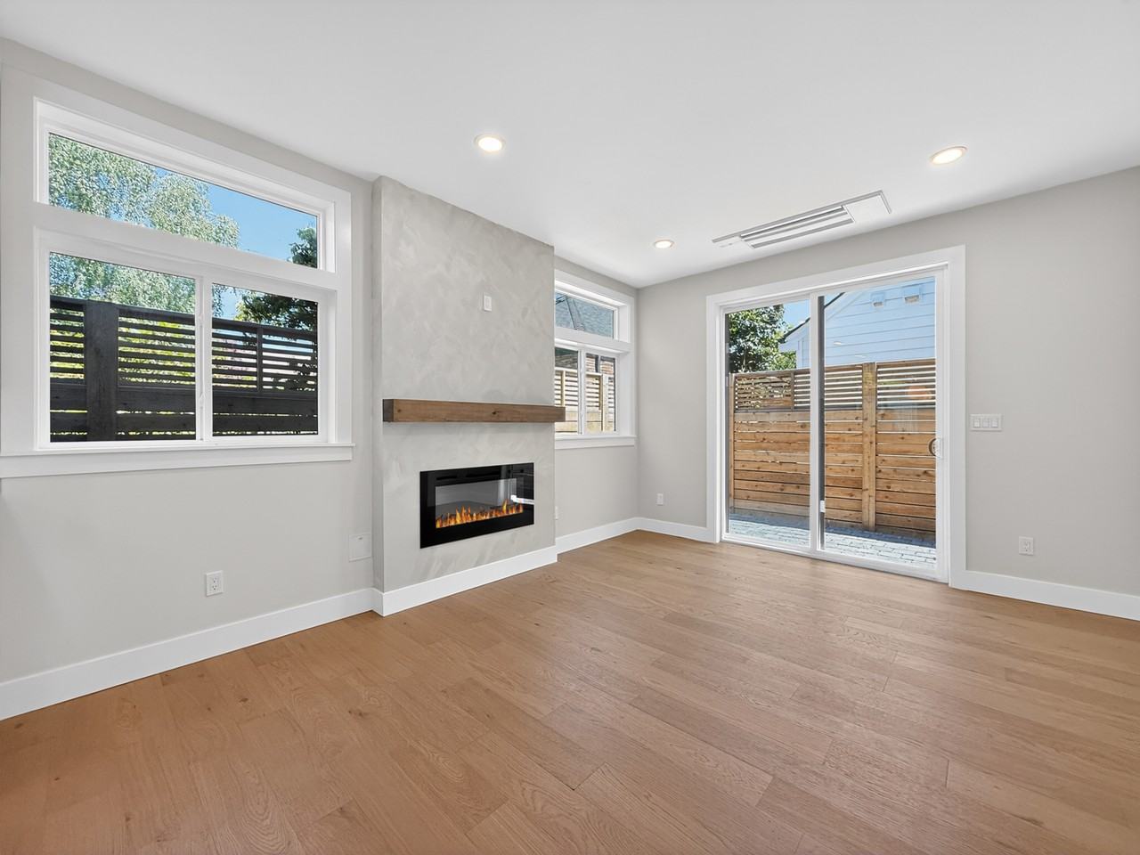 5237 37th Ave Ne #B - Photo 7 of 24