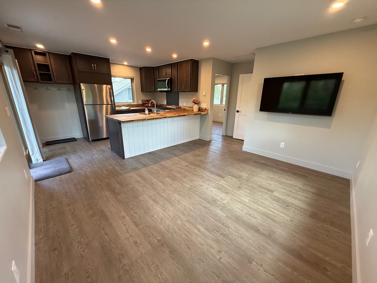 518 W Hayes St #C - Photo 6 of 14