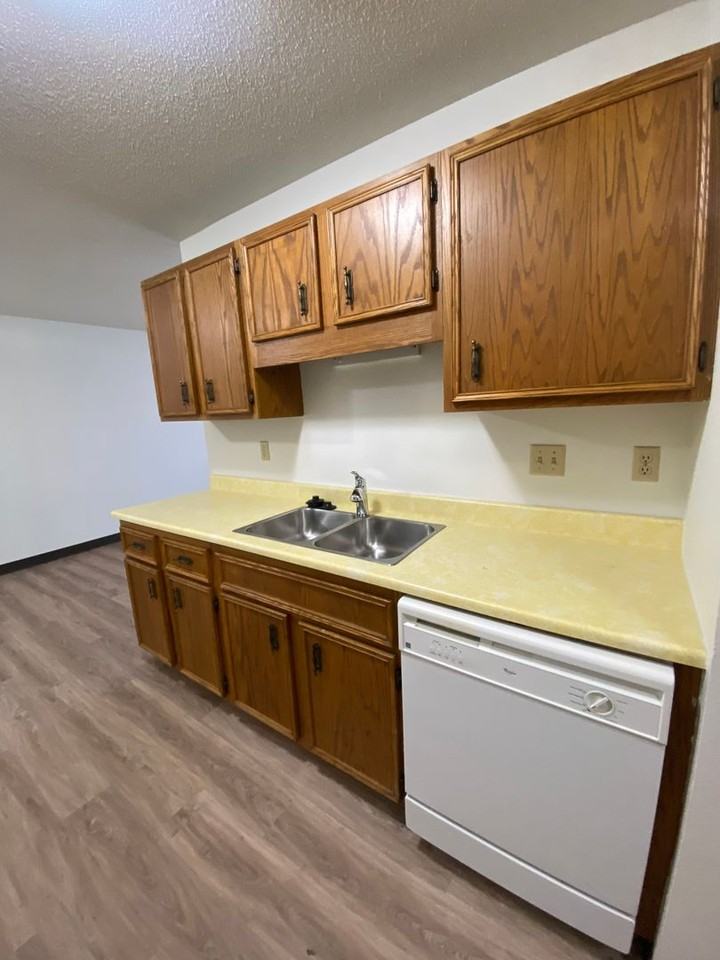 1310 28th Ave S - Photo 5 of 26
