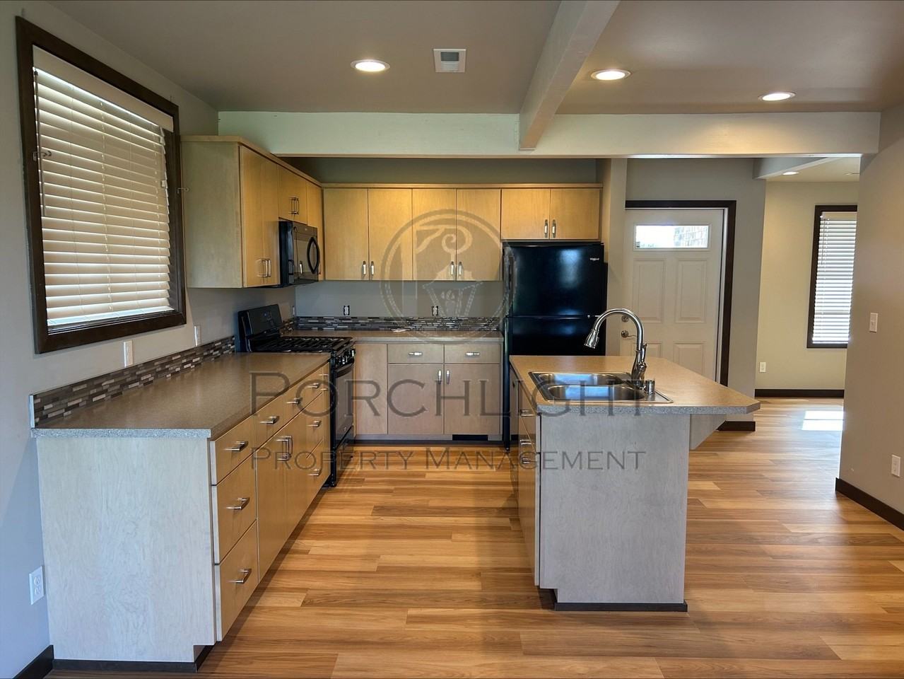 407 E Main St #B - Photo 2 of 12