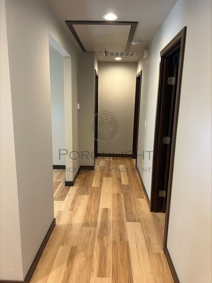 407 E Main St #B - Photo 5 of 12