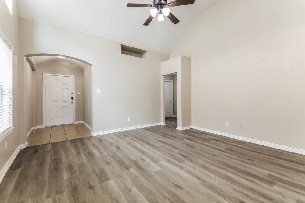 9016 Stewart St - Photo 6 of 16