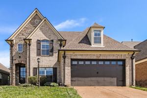 featured image of 445 Green Willow Cv