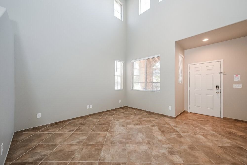 8699 Brilliant Star Dr - Photo 5 of 17