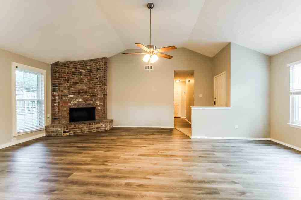 4703 Owens Creek Ln - Photo 3 of 16
