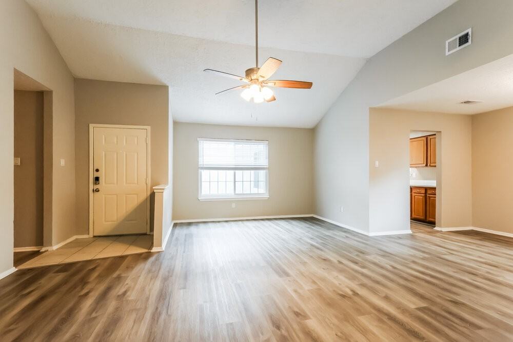 4703 Owens Creek Ln - Photo 5 of 16