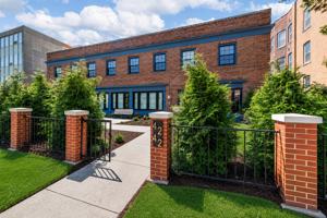 featured image of 4242 Lindell Blvd