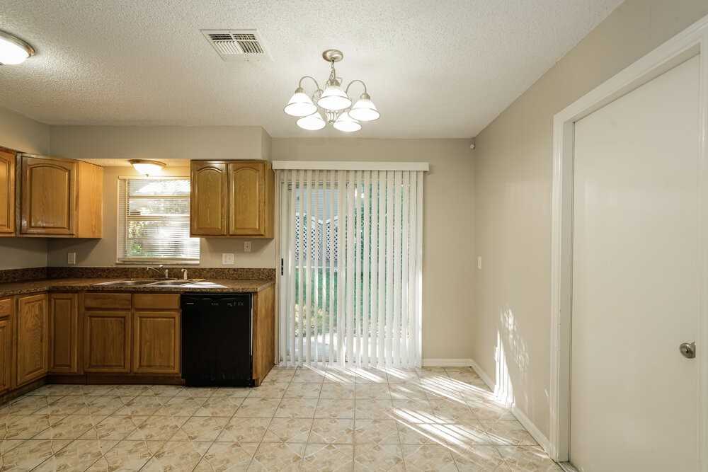 37340 Carter Ave - Photo 5 of 16