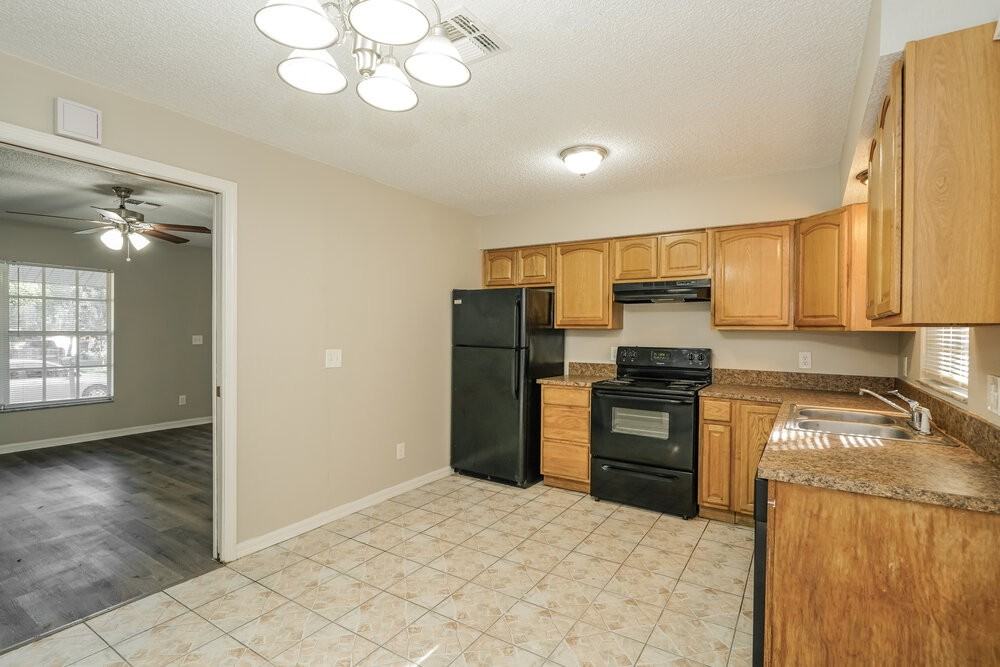 37340 Carter Ave - Photo 7 of 16