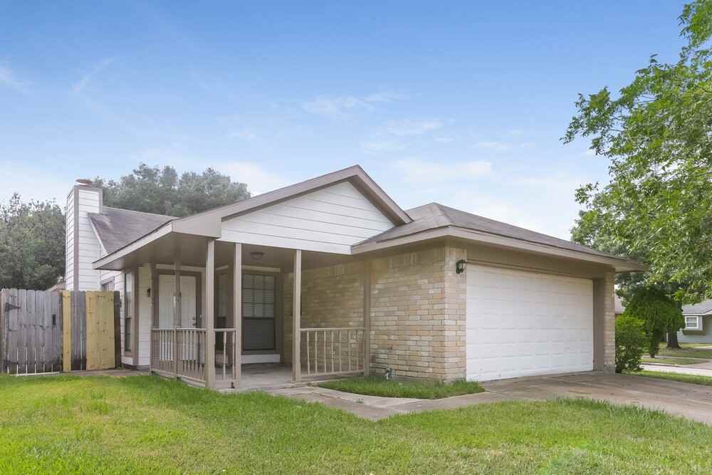 6395 Crossway Dr - Photo 3 of 25