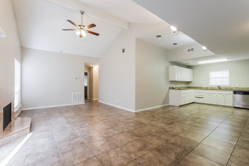 6395 Crossway Dr - Photo 5 of 25