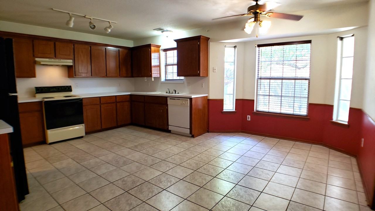 2006 Beaumont Dr #1 - Photo 3 of 13