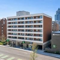 featured image of 825 12 Ave Sw