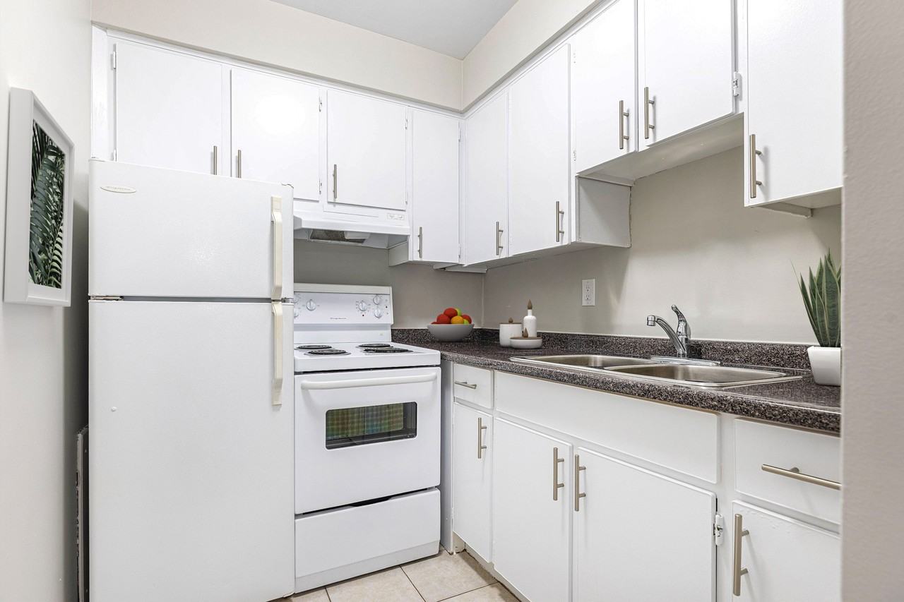 St. Rose Apartments - Photo 2 of 9