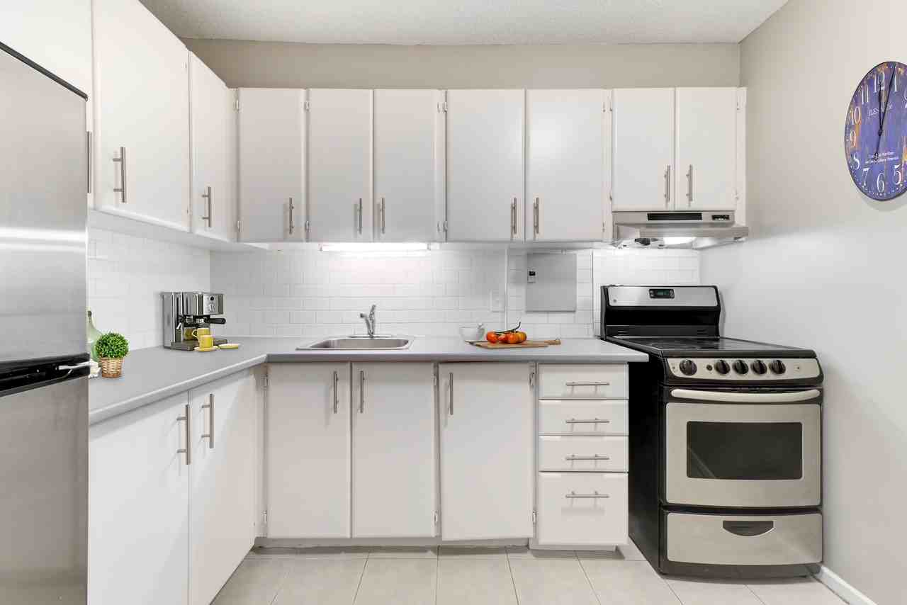 2840 Baycrest Drive - Photo 3 of 8