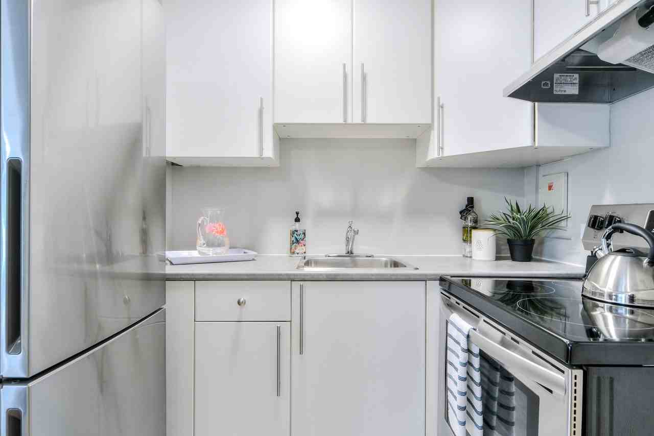 Le 1444 Mackay - Photo 3 of 50