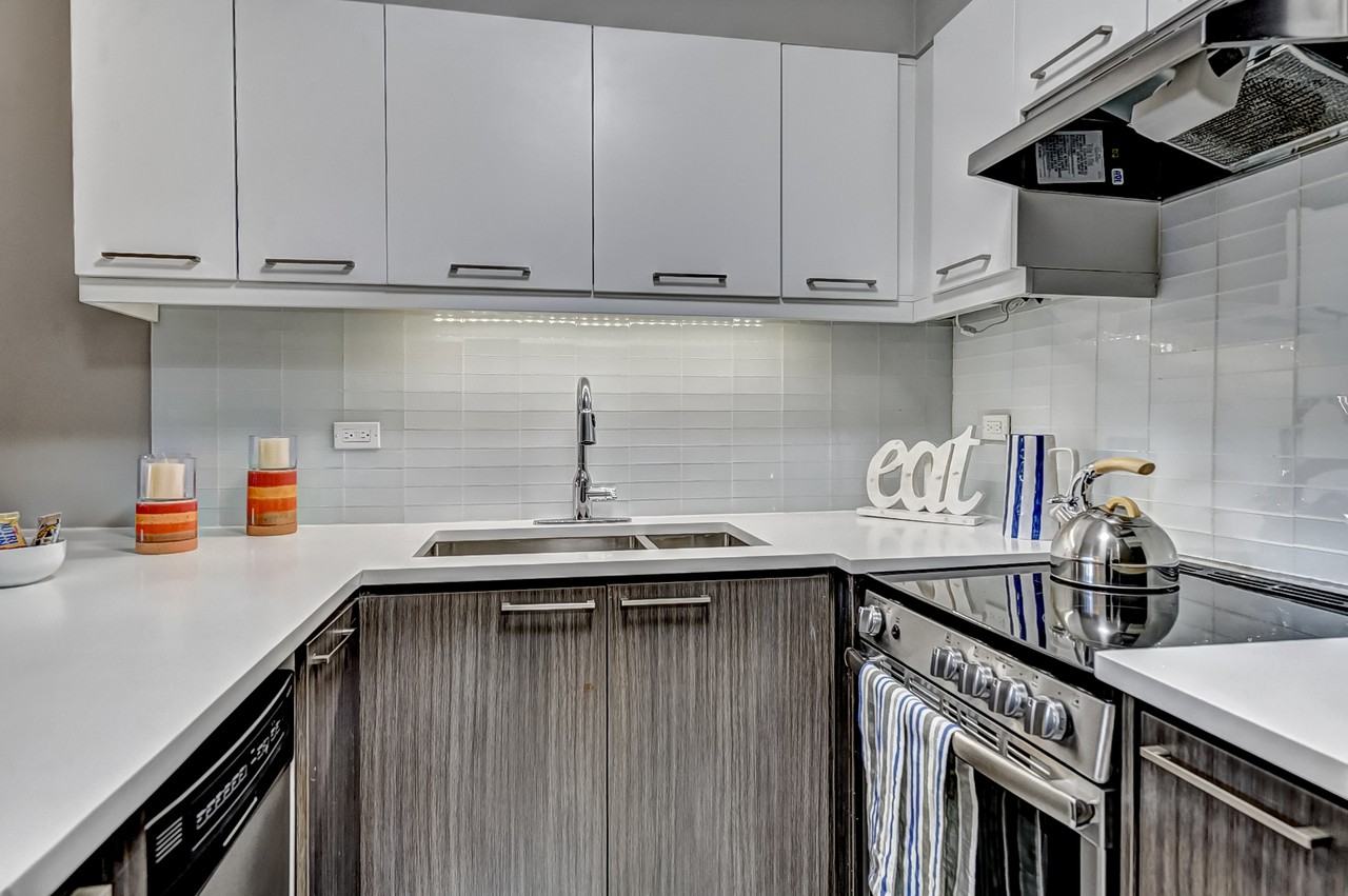 2050 de Maisonneuve - Photo 3 of 17