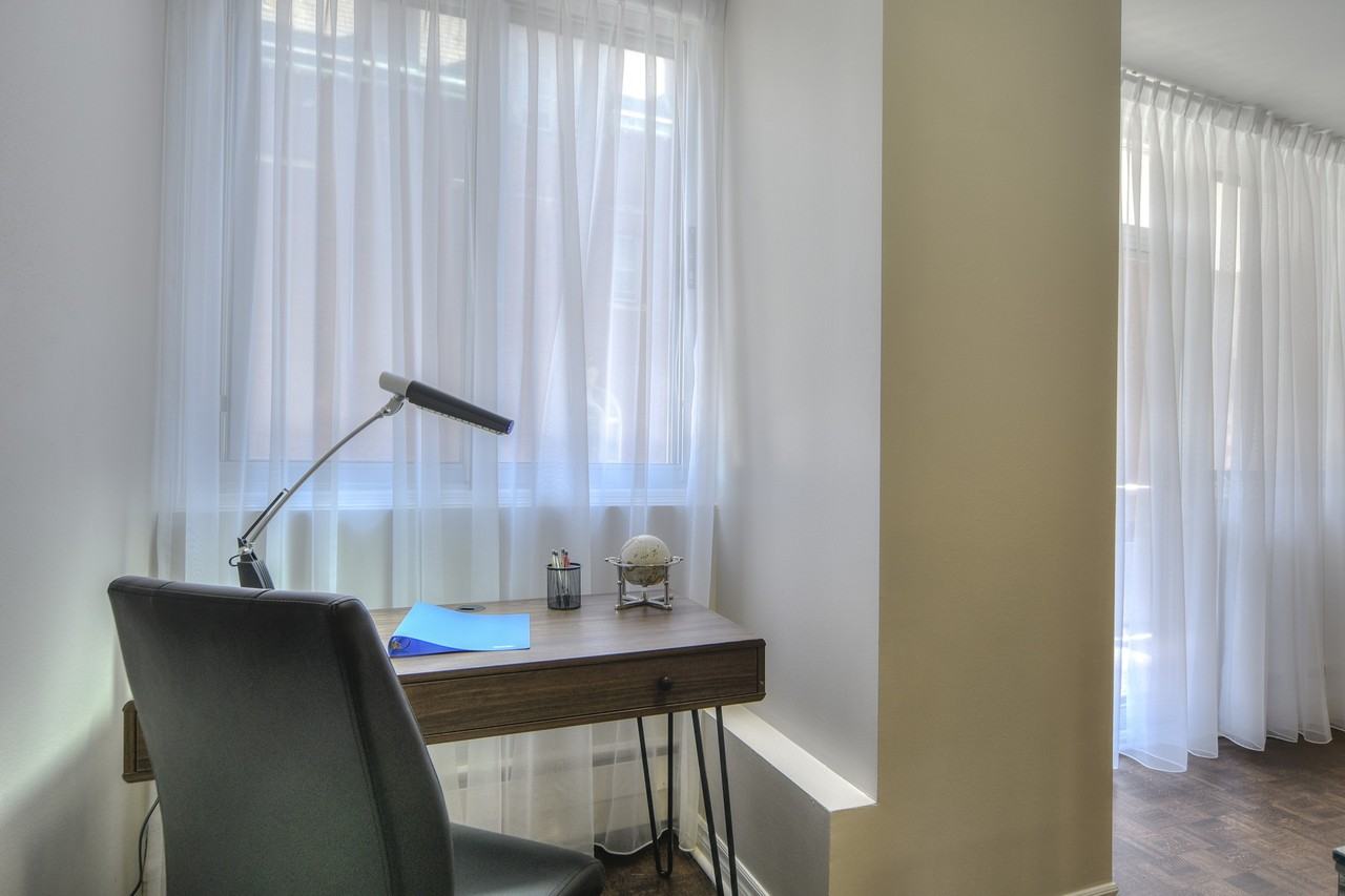 1212 Av Des Pins O — photo 1