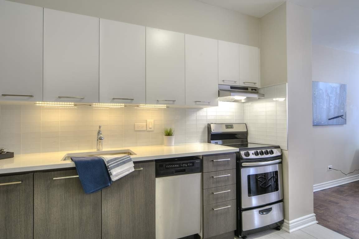 1212 Av Des Pins O — photo 2
