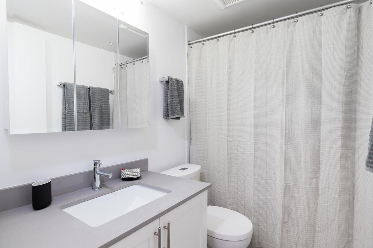 1033 Haro St - Photo 7 of 7