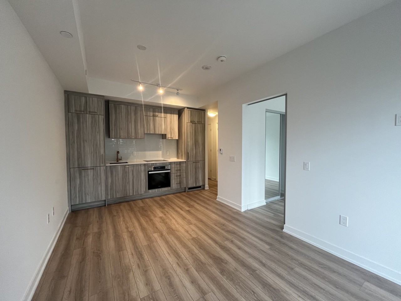 634 Church St - Photo 3 of 21