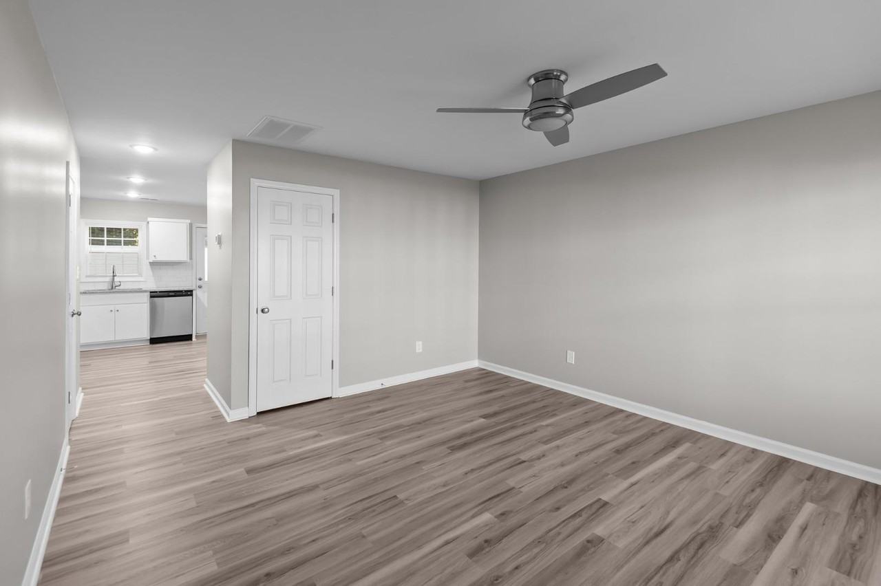 1237 Cross Creek Circle - Photo 2 of 10