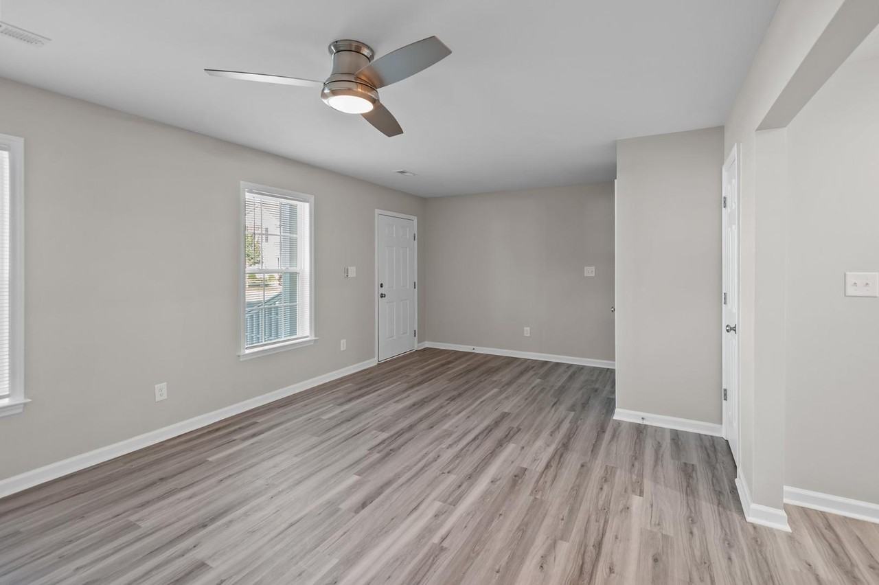1237 Cross Creek Circle - Photo 5 of 10