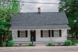featured image of 421 Fairview St