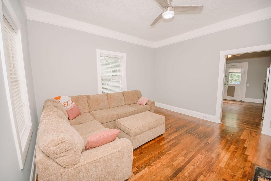 421 Fairview St - Photo 3 of 11