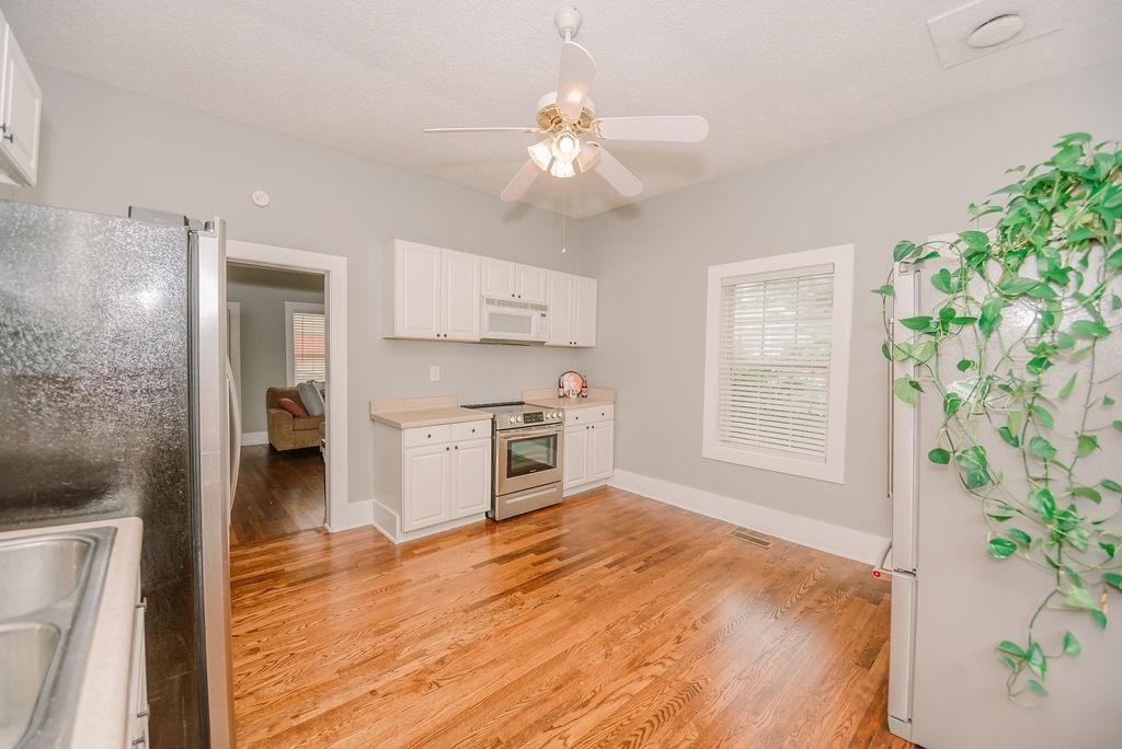 421 Fairview St - Photo 5 of 11