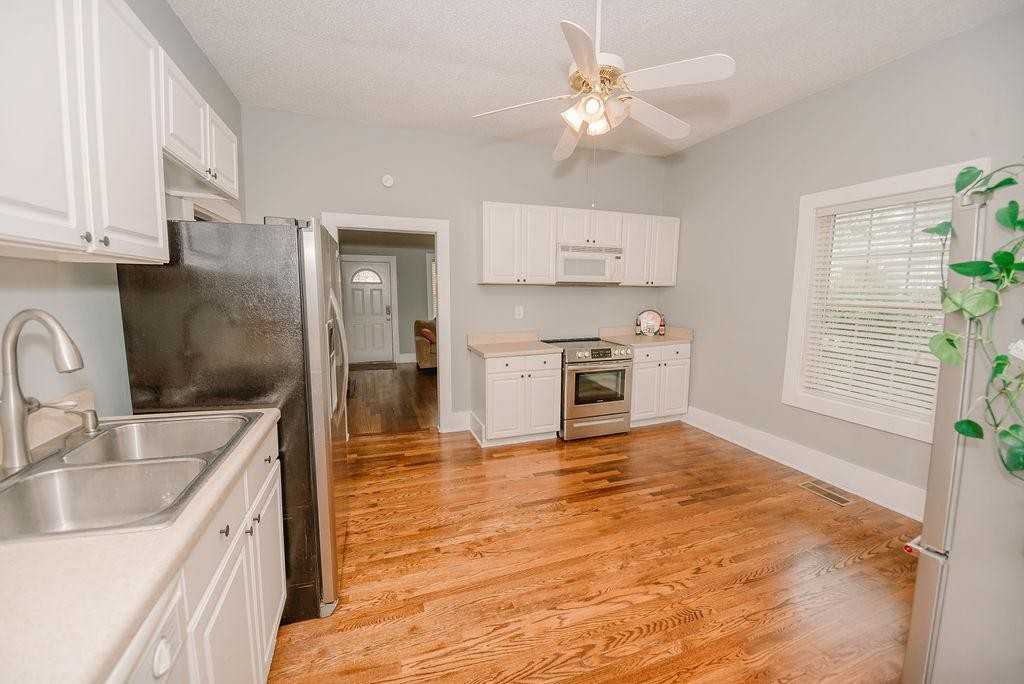 421 Fairview St - Photo 6 of 11