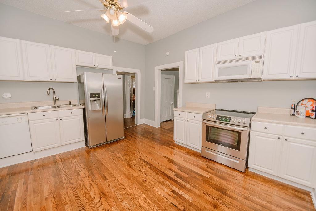 421 Fairview St - Photo 7 of 11