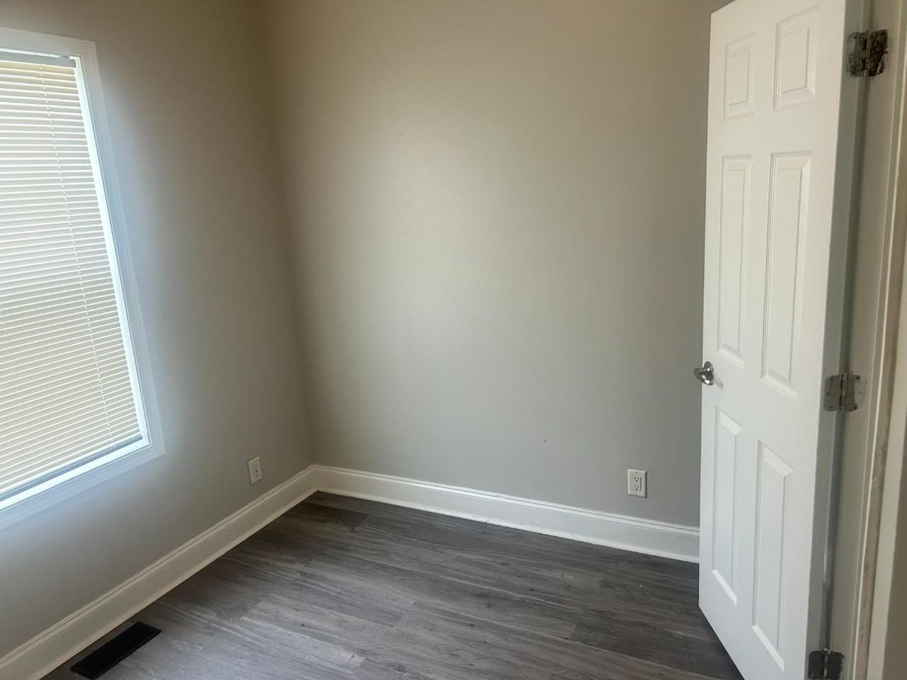 12208 Prudie St - Photo 3 of 9
