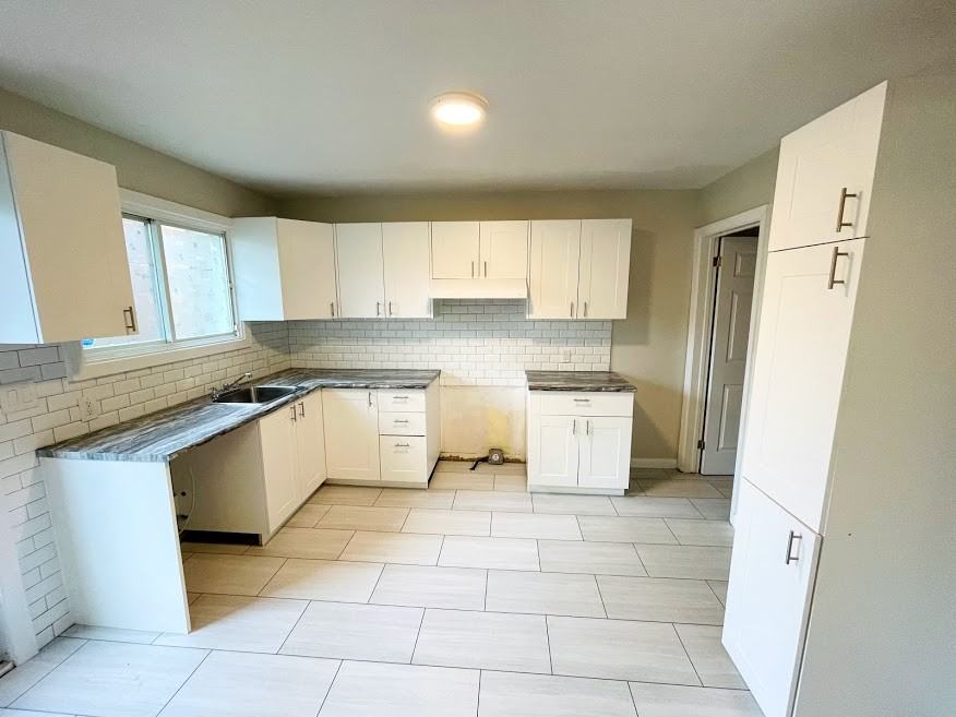 706 Hastings Ave - Photo 4 of 11