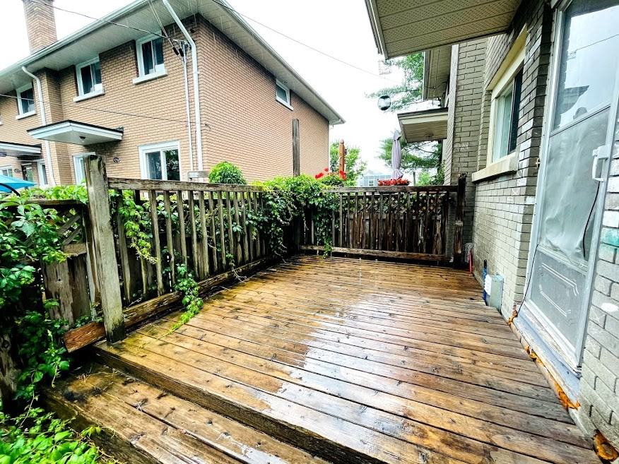 706 Hastings Ave - Photo 5 of 11