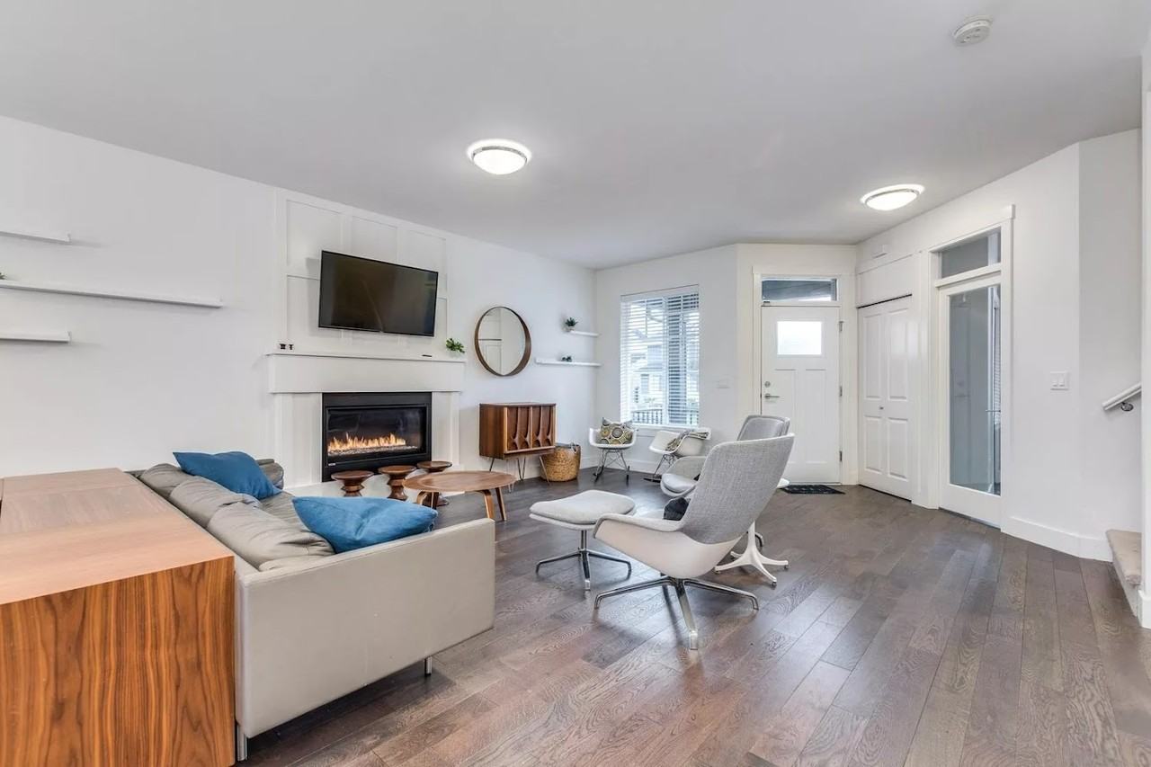 27043 35A Avenue - Photo 2 of 20